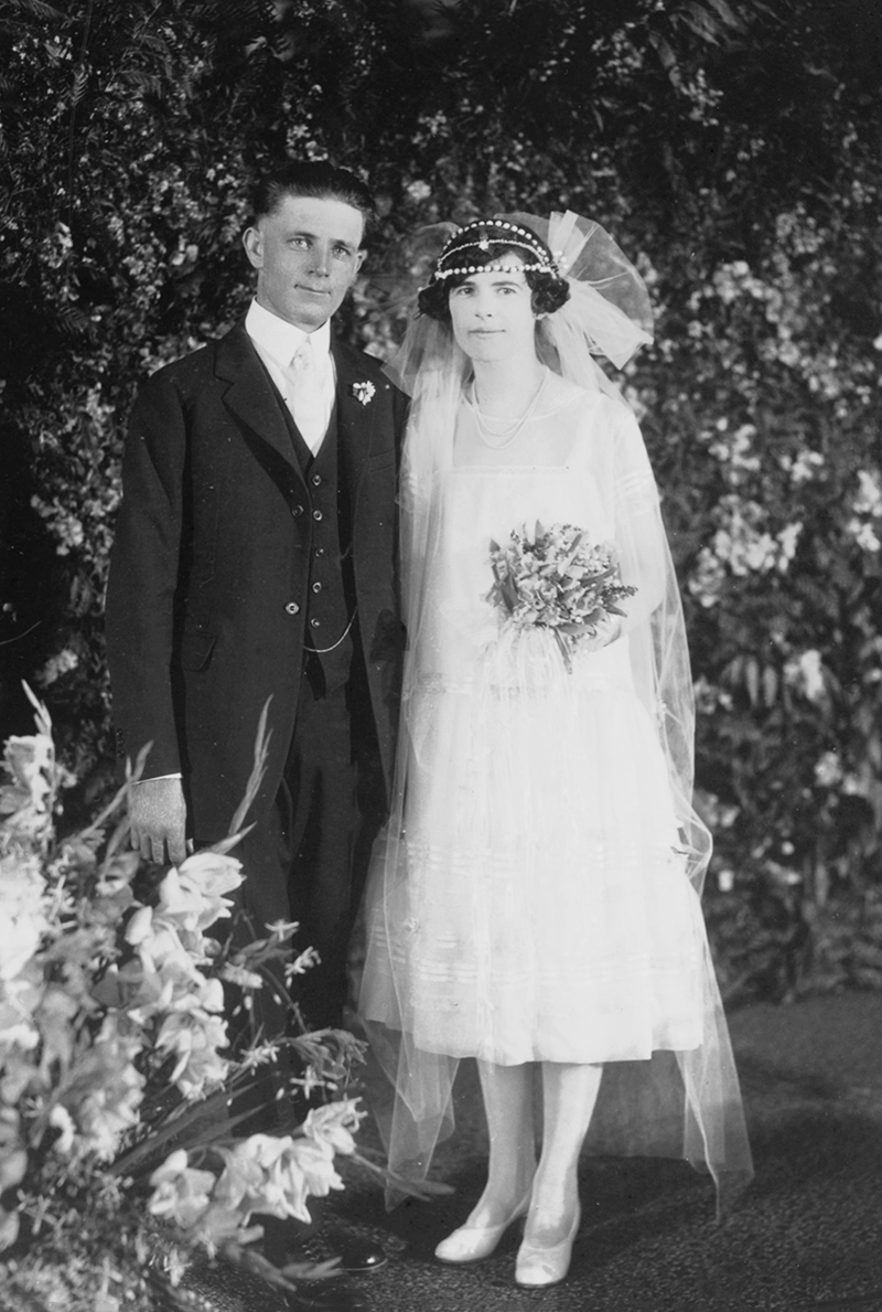 Elsie Mildred Moore marrying William "Bill" Patterson